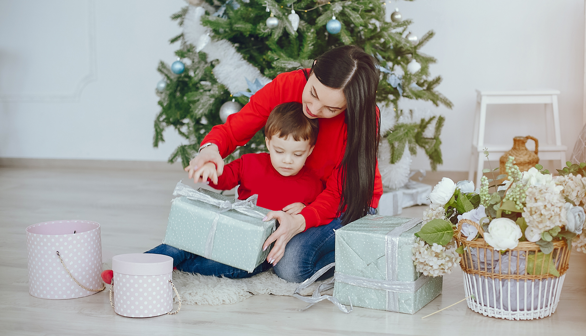The Nursing Gift New Moms Secretly Appreciate More Than Flowers