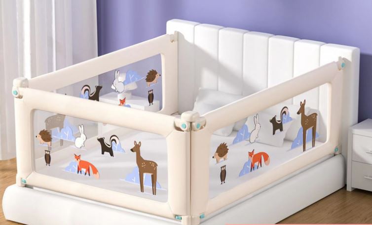 Baby safety clearance fence for bed